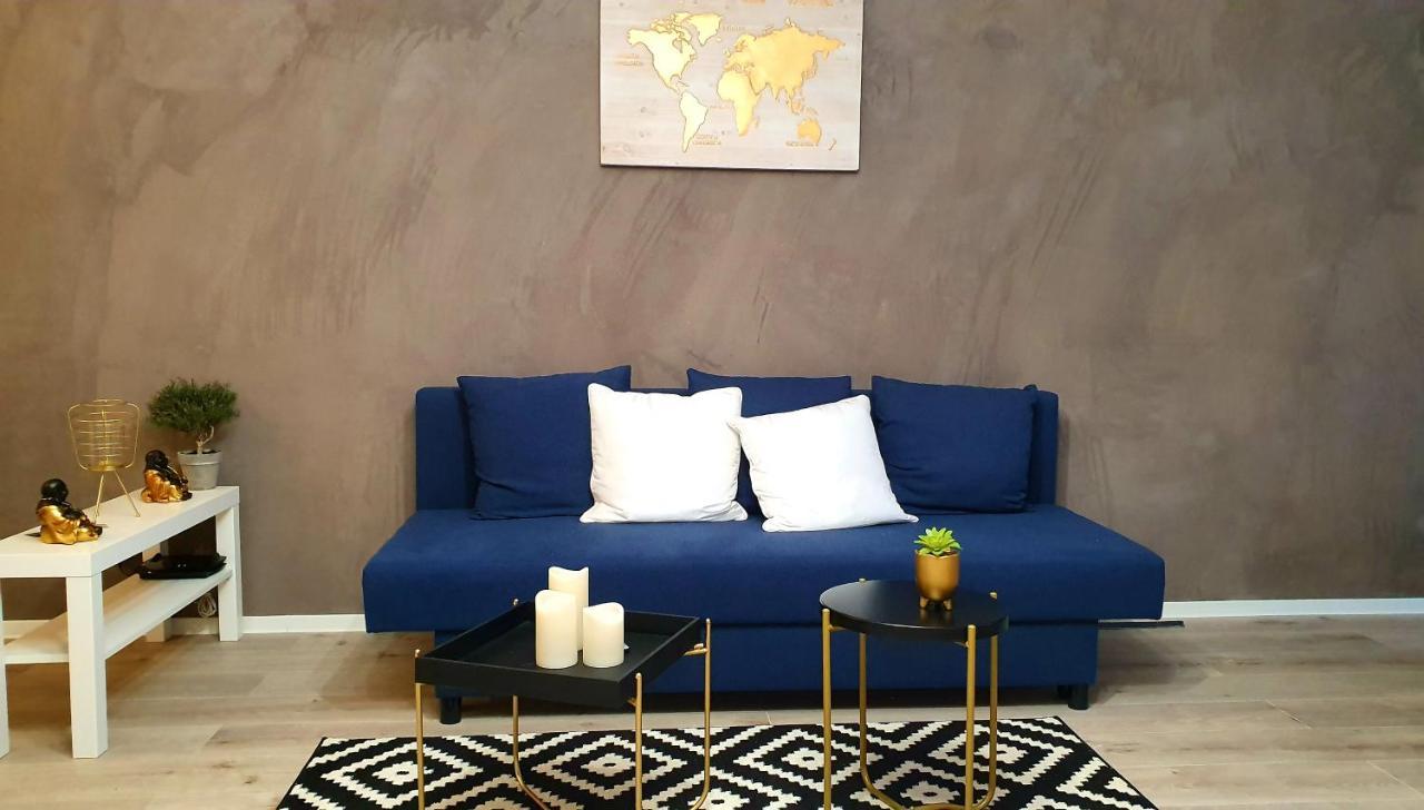Apartment ☆wow! Stylish In Centre Near University☆ *